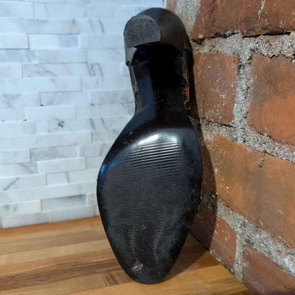 BCBG Girls Retro Metallic Mint Green T-Strap Heels Sz 7.5 - Picture 6 of 11